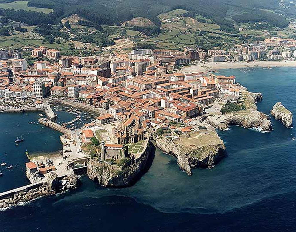 Precioso Estudio En Castro Urdiales Apartment Luaran gambar