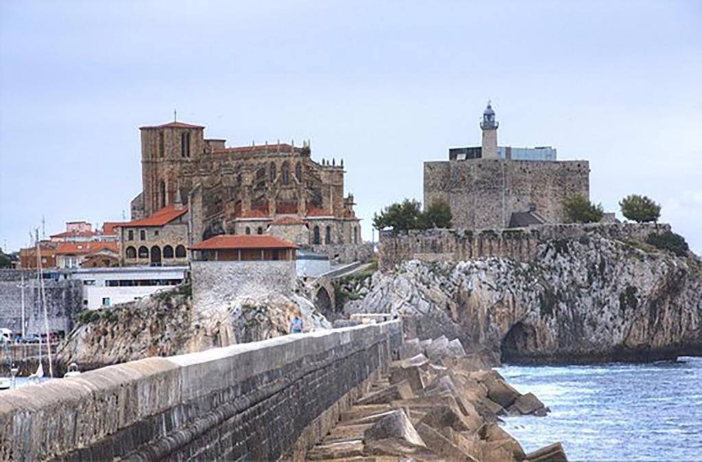 Precioso Estudio En Castro Urdiales Apartment Luaran gambar